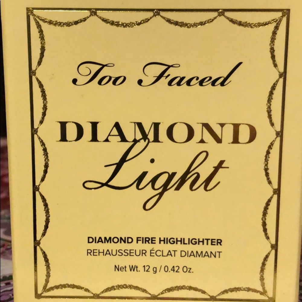 Two faced Diamond Light Highlighter